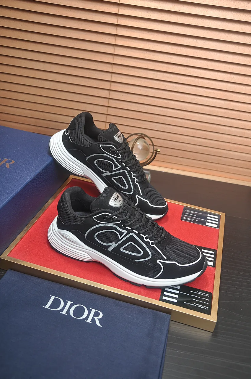 Men's men's shoes 💰: 500💶 (top original order) Brand: Dior (Dior) Standard code: Men's code 38-44 (45 customized) Grade: Same as the official website Material: Top original cowhide spliced ​​together Original wear-resistant and lightweight outsole Style category: Fashionable casual shoes Distinguished luxury brand elements top luxury Color: Actual picture color